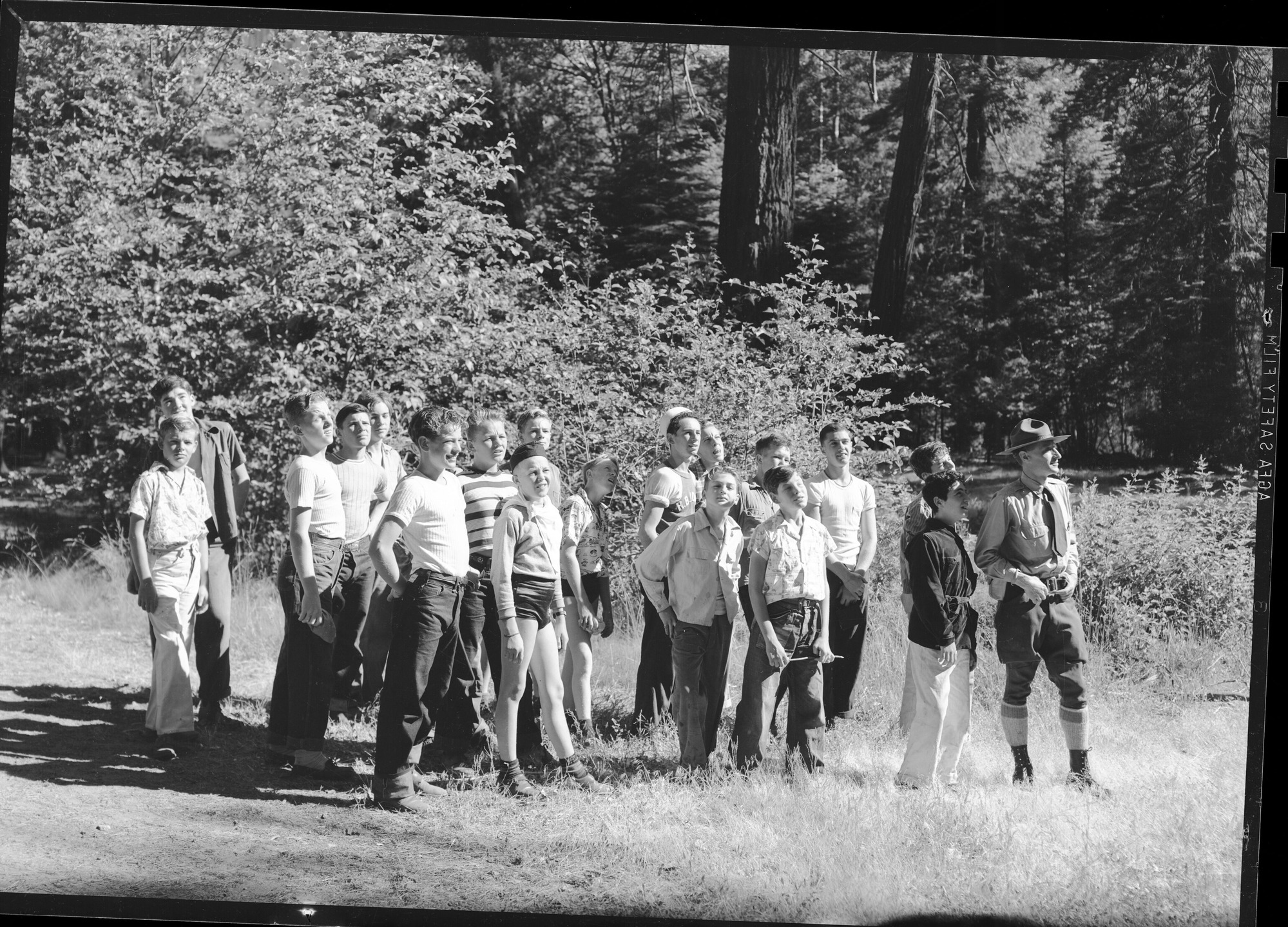 Newsboys from L.A. Examiner starting on hike to Vernal and Nevada Falls.