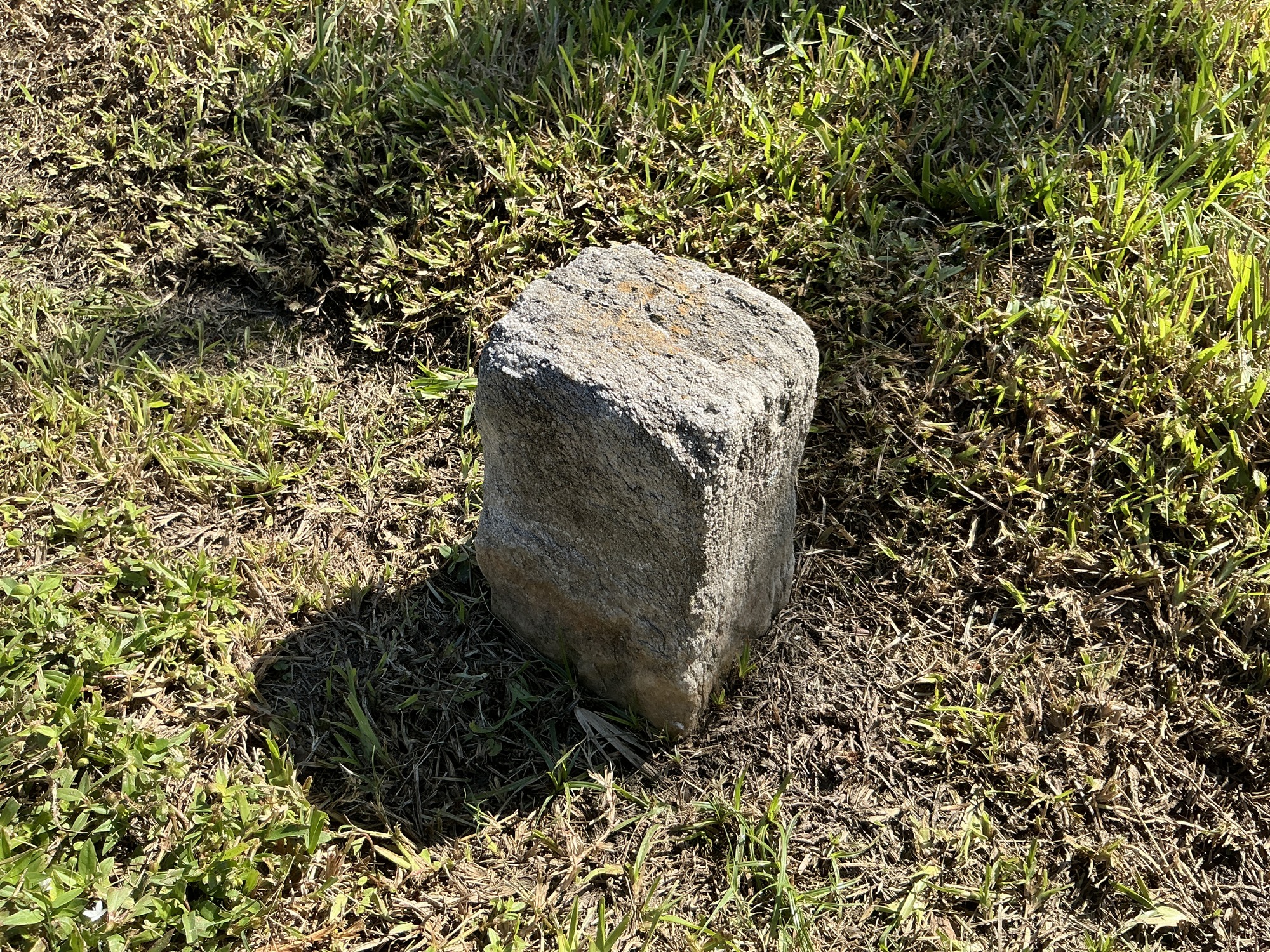 Extra image of flat marble marker