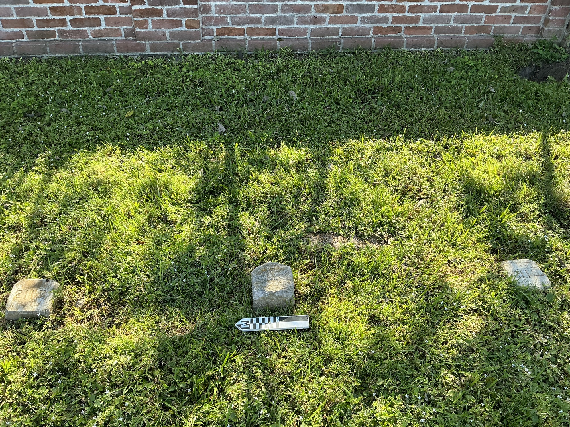 Extra image of flat marble marker