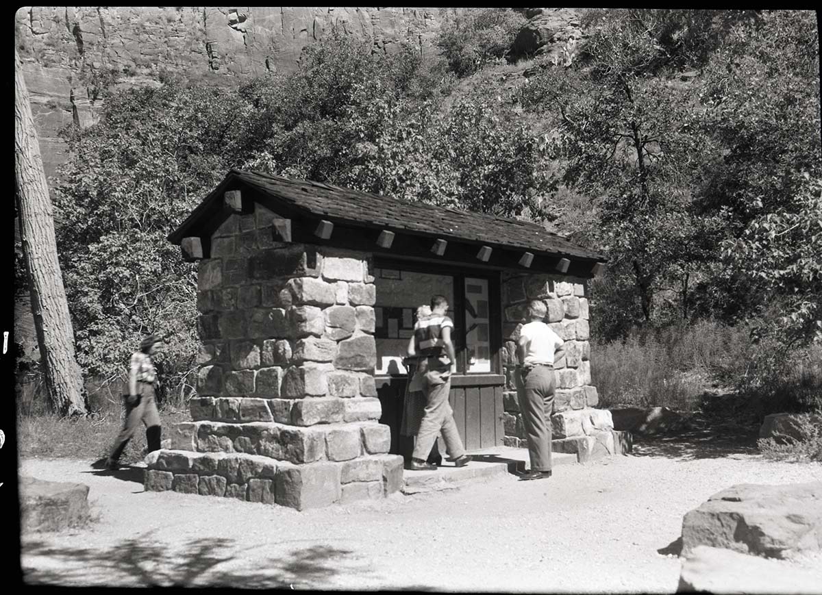 Wayside exhibit shelter, Temple of Sinawava.