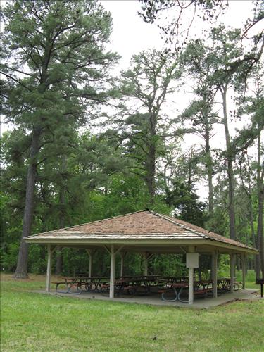 Picnic Area at George Washington Birthplace National Monument in April 2012