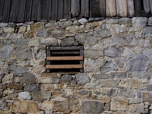 Stabilize and restore Newcomber Barn at Antietam NB Sharpsburg MD.