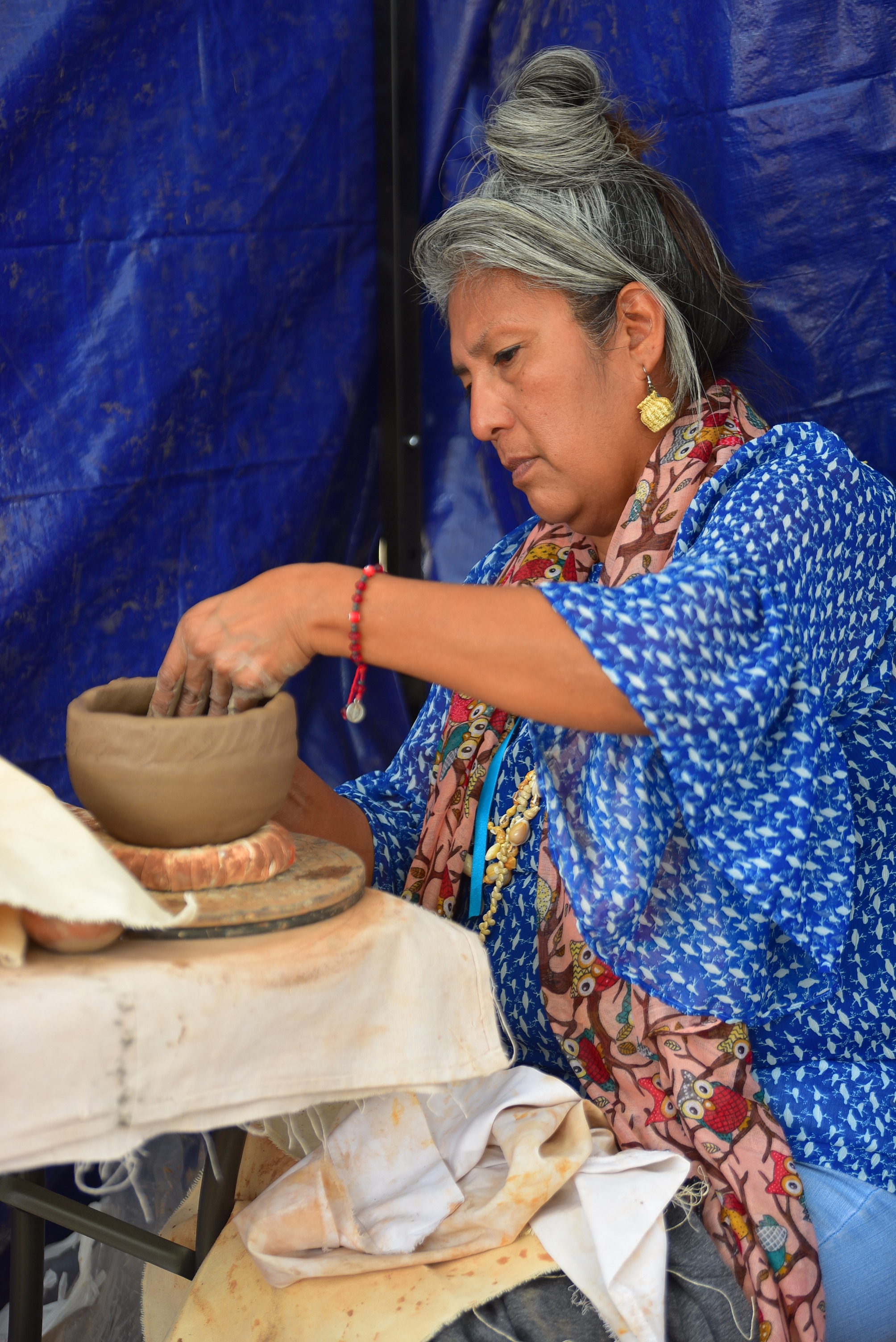 O'odham potter, demonstration