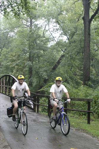 Trailblazer volunteers riding towpath