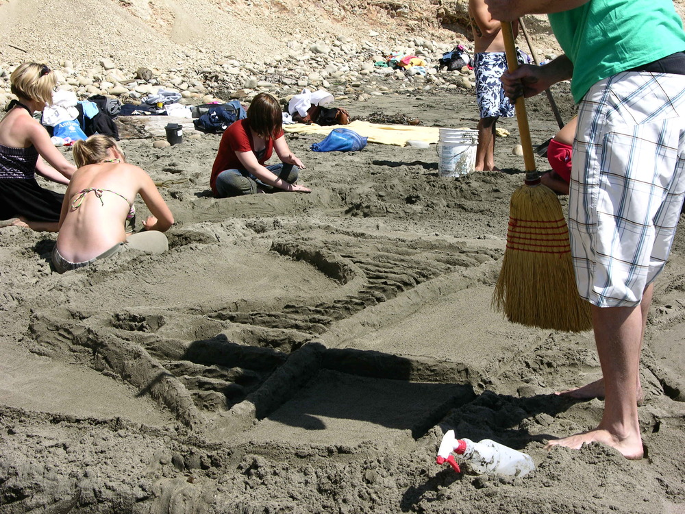 2008 Sand Sculpture Contest: Adult/Family Group 2nd Place Winner: Entry #16: Seal iPod, by Morgan Cantrell