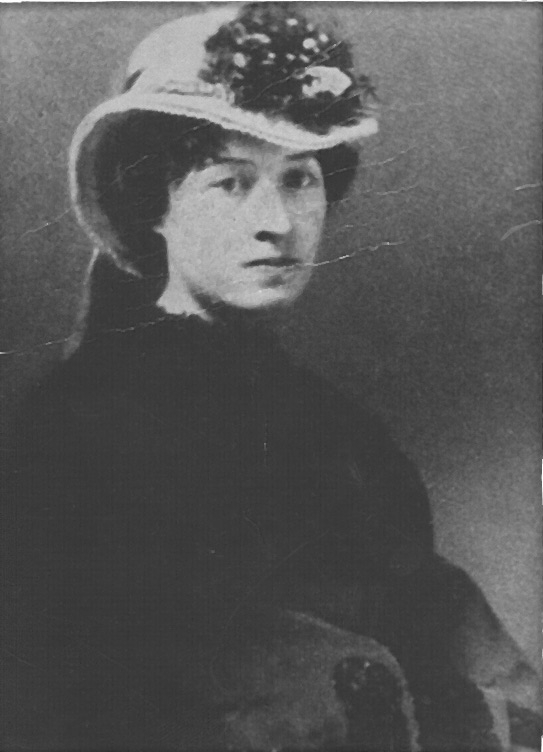 Louie Muir as a young woman.