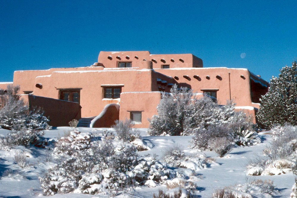 Historic Site, National Register of Historic Places - Painted Desert Inn NHL Winter