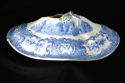 Spode tureen lid, Watteau pattern