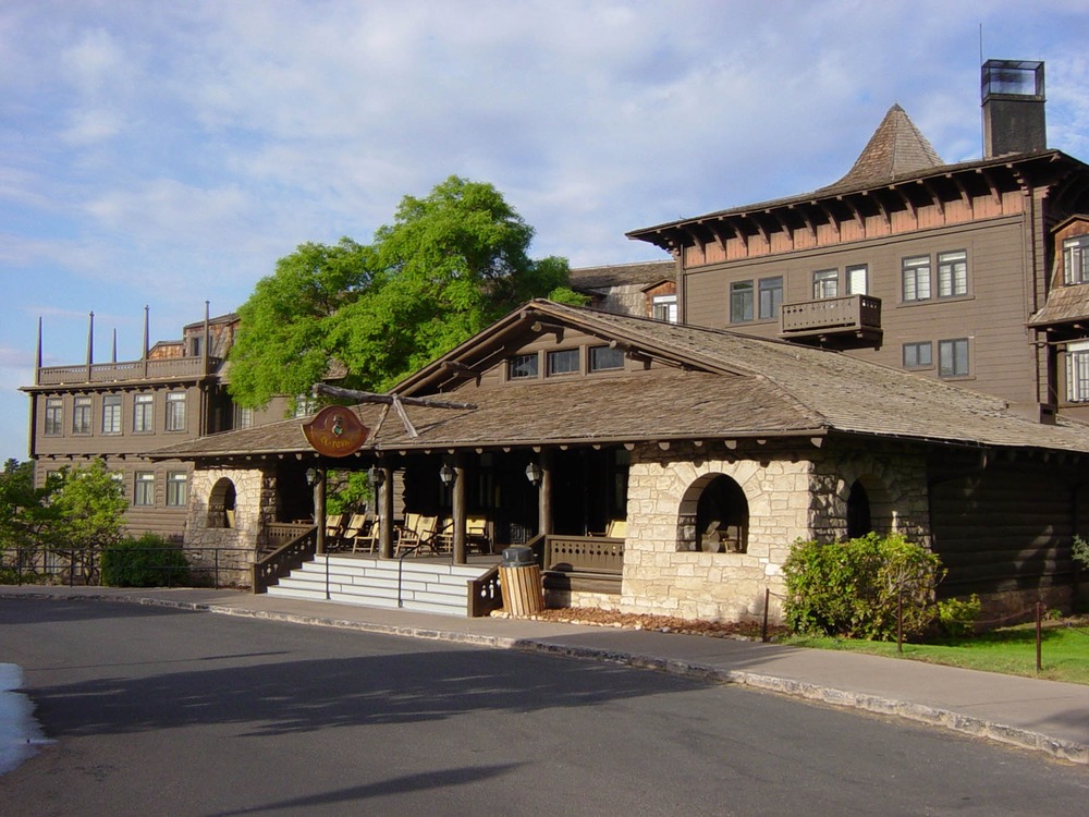 D0515 FRONT ENTRANCE OF THE HISTORIC EL TOVAR HOTEL, 100TH ANNIVERSARY (1905) GRAND CANYON N.P. NPS PHOTO.