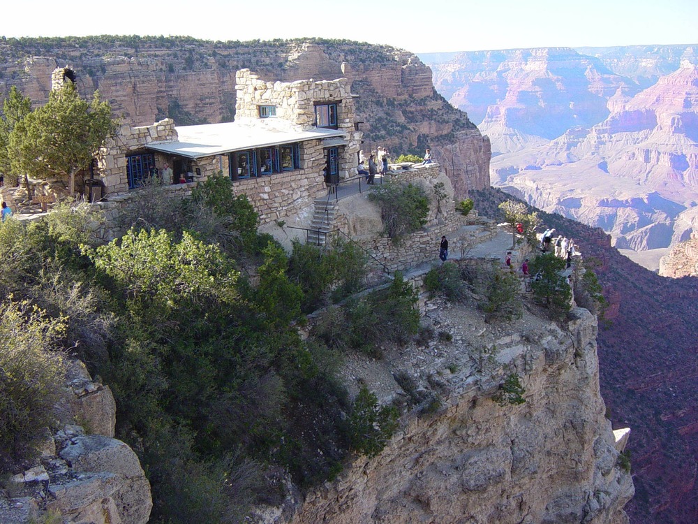 D1457 LOOKOUT STUDIO (1914) DESIGNED BY MARY COLTER, IS PERCHED ON THE EDGE OF THE CANYON IN THE SOUTH RIM HISTORIC DISTRICT, GRAND CANYON N. P. NPS PHOTO.