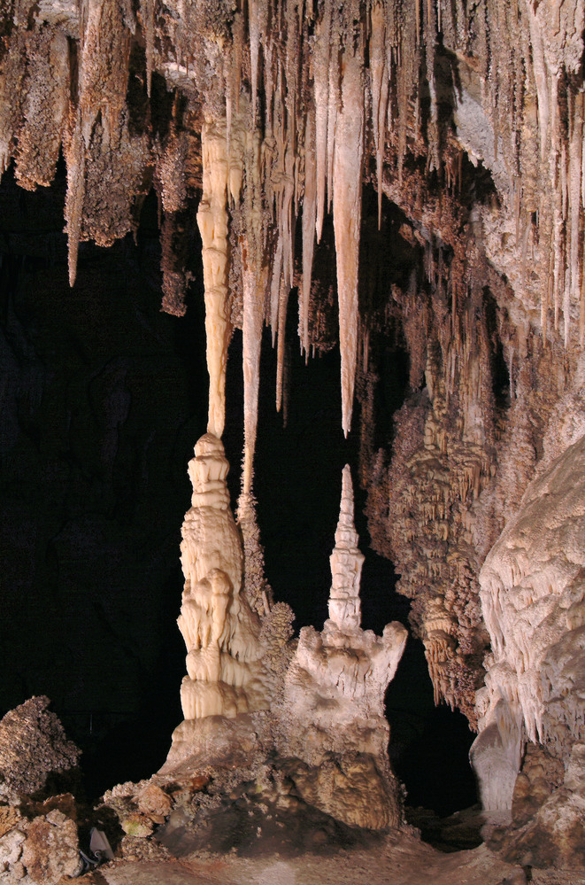 Stalactites, stalagmites, and columns make up the Chinese Theater formation.