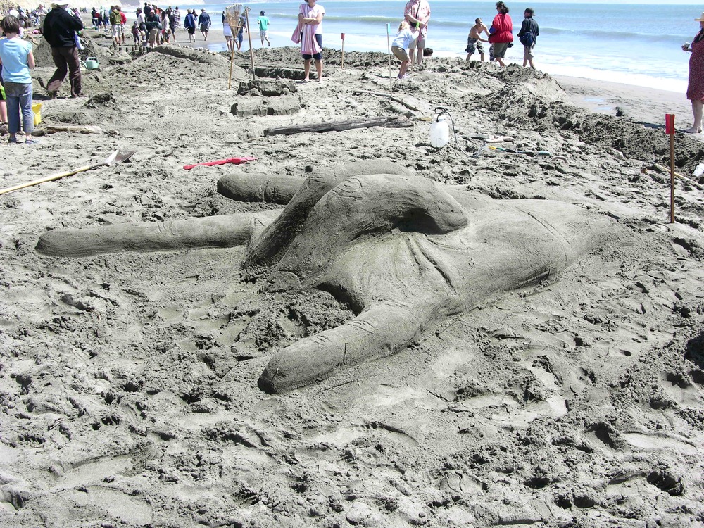 2008 Sand Sculpture Contest: Adult/Family Group Entry #08: Show Me Love, by US