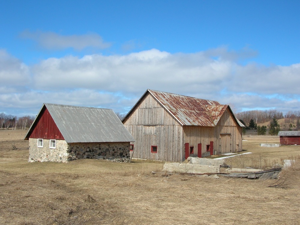 Thoreson Barn and out-building