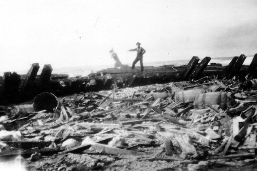 HPRC 000360 Unknown Shipwreck Debris on Beach