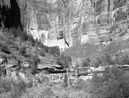 Emerald Pools waterfalls.