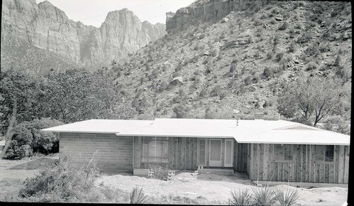 Construction, residence Building 11, Oak Creek.