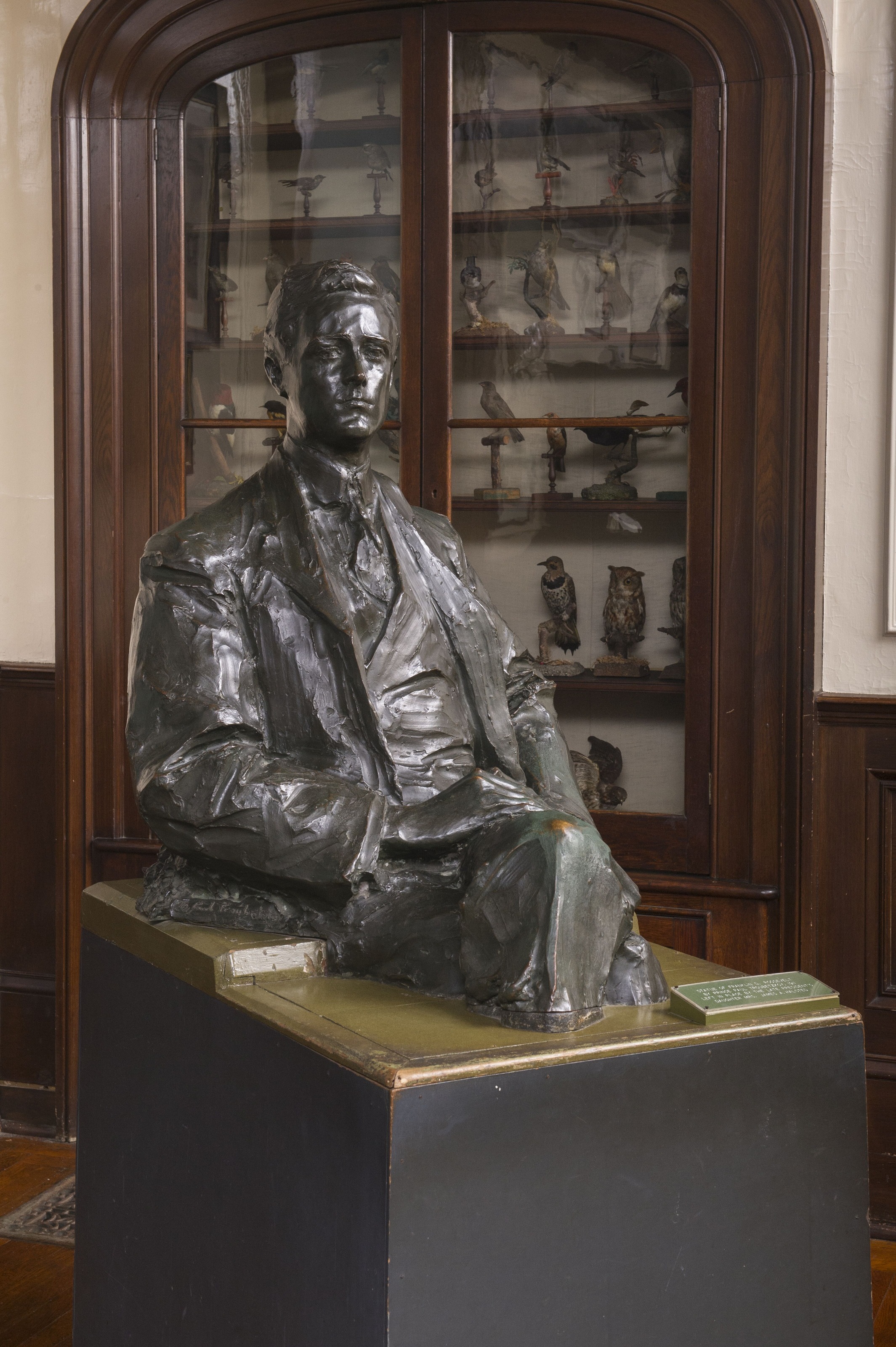 Bronze life size sculpture of Franklin Roosevelt.