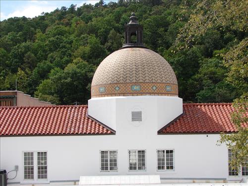 Paint the Quapaw Bathhouse at Hot Springs National Park in August 2009