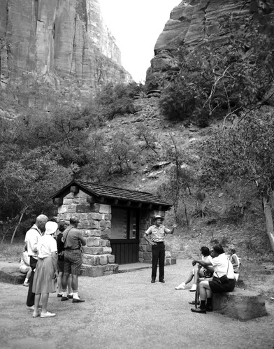 Lloyd Sandberg giving Narrows Trail nature walk.