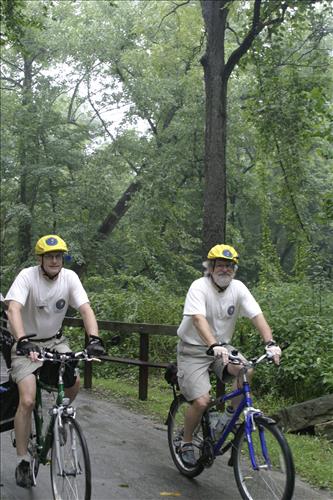 Trailblazer volunteers riding towpath