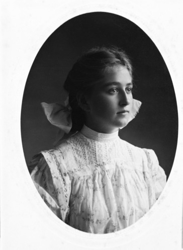 Copy Neg: Michael Dixon, November 1986. Dorothy Atkinson, 15 years old.