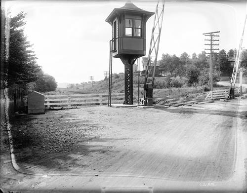 C4181-C4185--Elmhurst, PA--Elevated crossing shanty [1917.08.04]