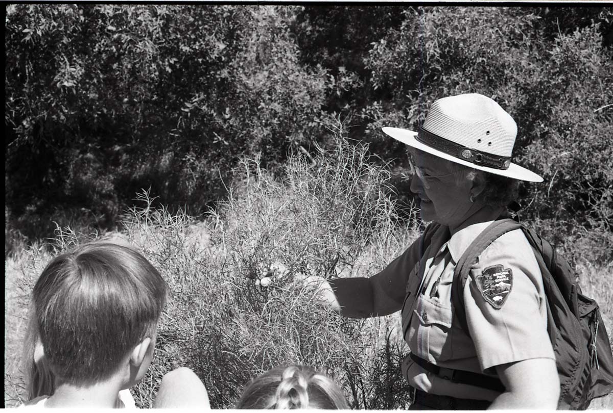 BW Photos of Junior Ranger Activities in Zion.