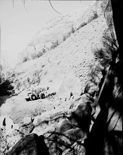 Construction of retaining wall section 10b on Virgin River between Canyon Junction intersection and Court of the Patriarchs.