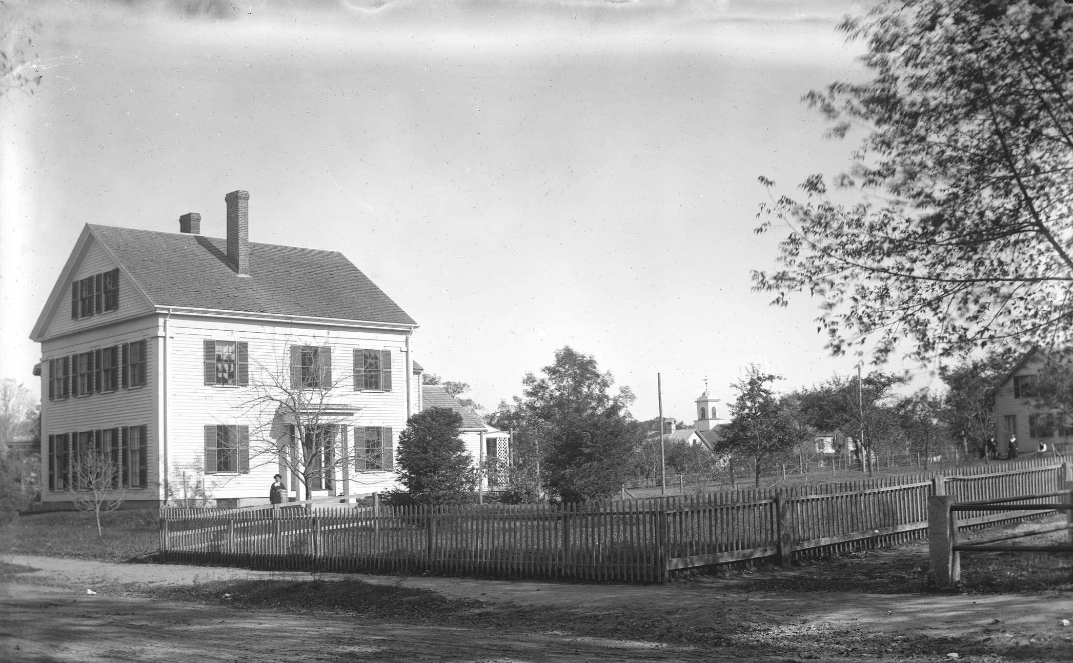 Photograph of the Ann Bigelow House in Concord, MA.