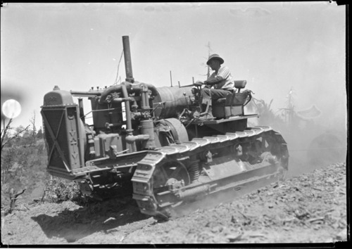 Yosemite Lumber Co. 60 Caterpillar used in the logging operations.