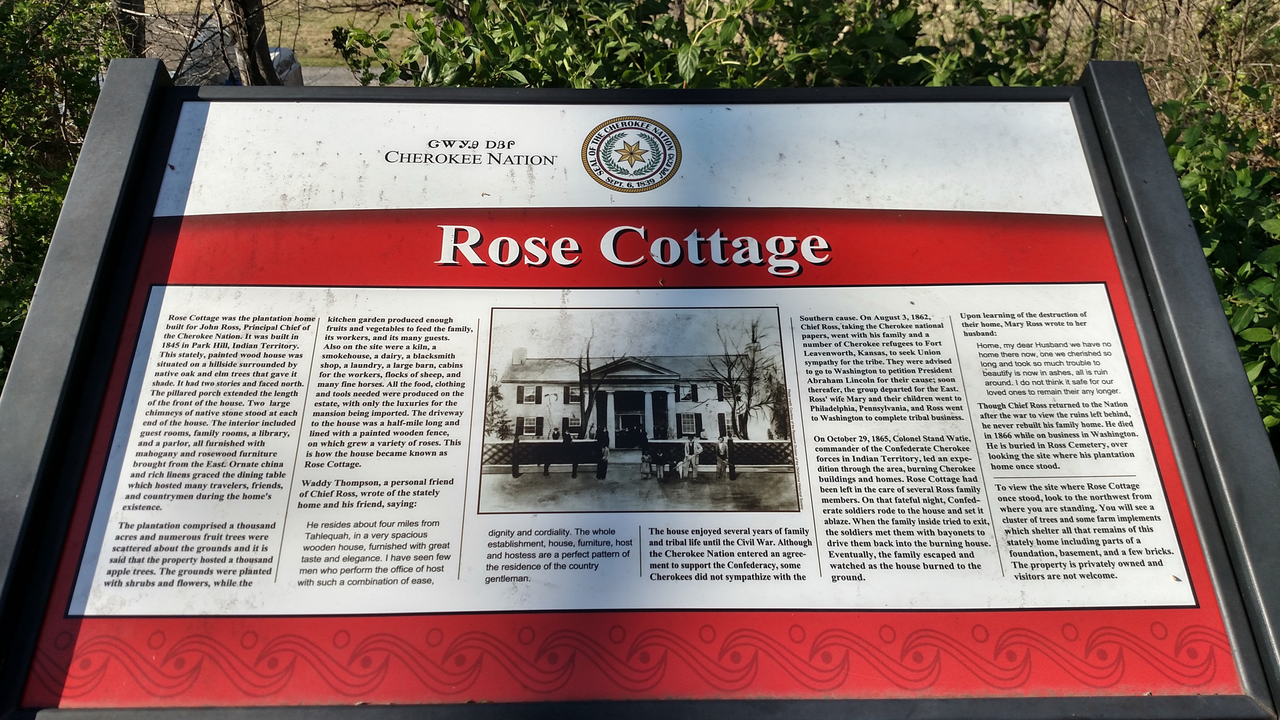 A wayside with the text "Ross Cemetery" on it.