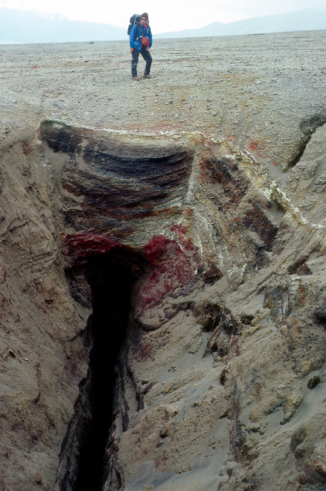 Photograph of an inactive fumarolic fissure.
