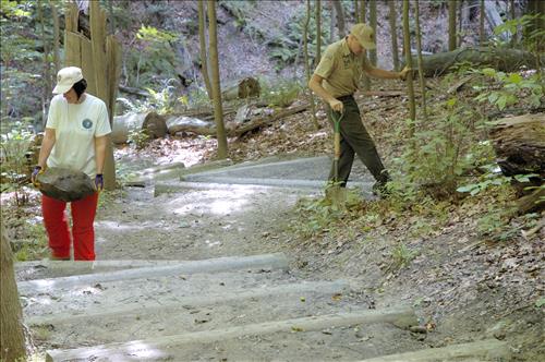 Volunteers repair trail in Cuyahoga Valley National Park