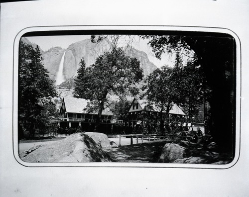 Sentinel Hotel building in early days. Building at left: sign reads: Barnards River Cottage. copied by Robert Barbee
