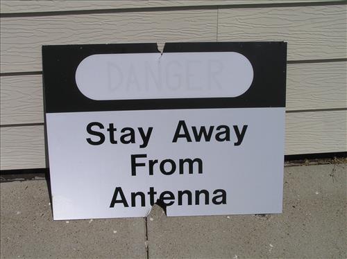 HS 117 R Warning Signs at Delta-01