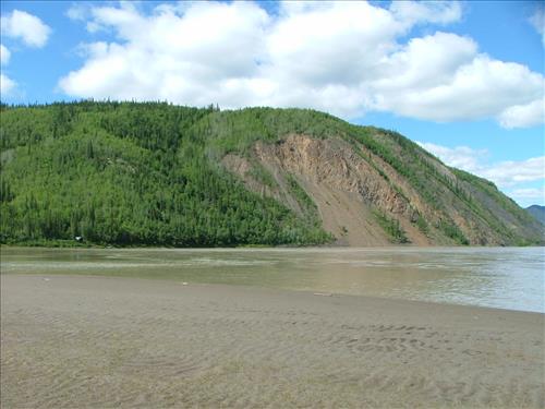 19 Yukon-Charley Rivers National Preserve Peregrine Falcon Survey July 2006