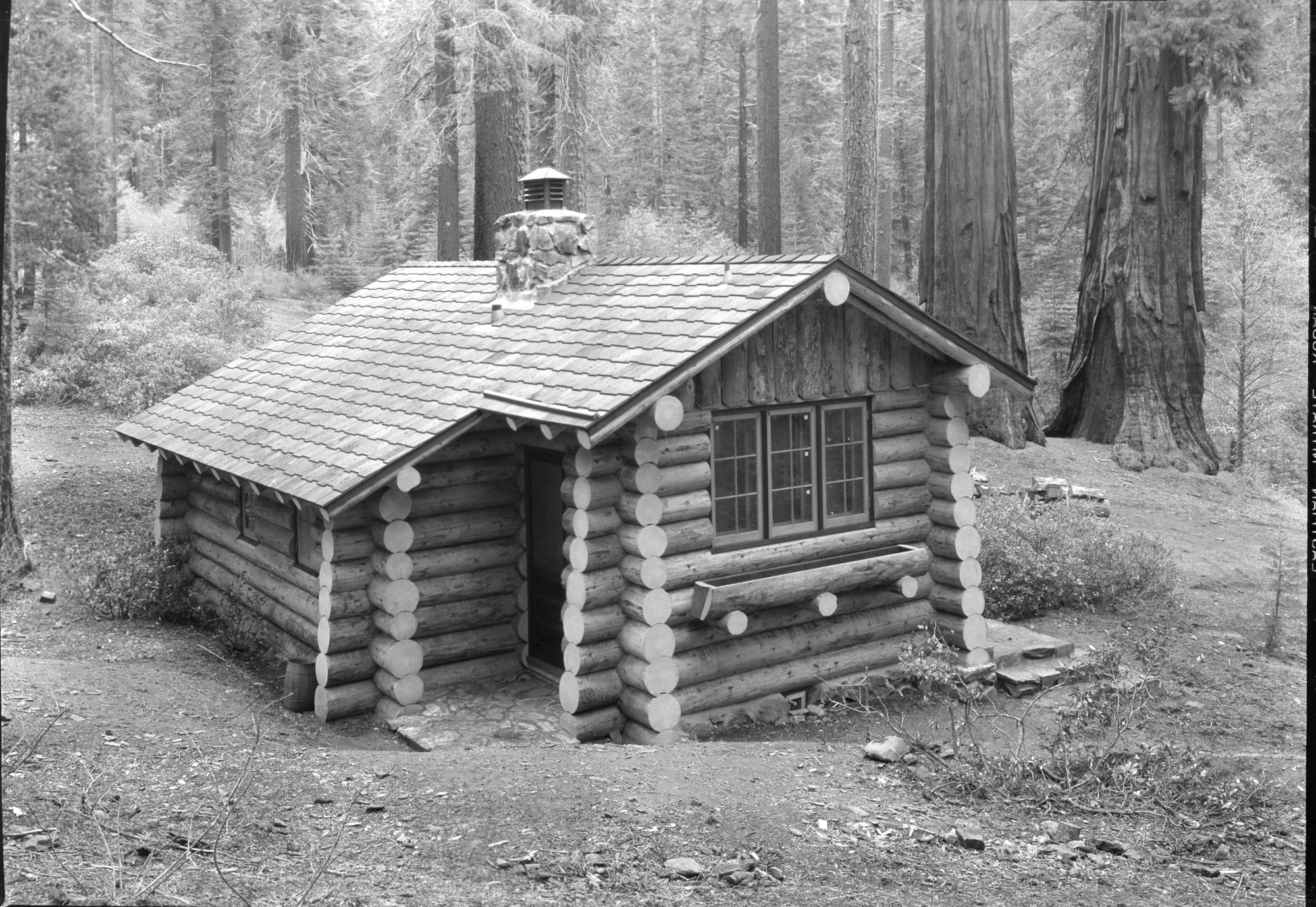 Merced Grove Ranger Cabin, rear view