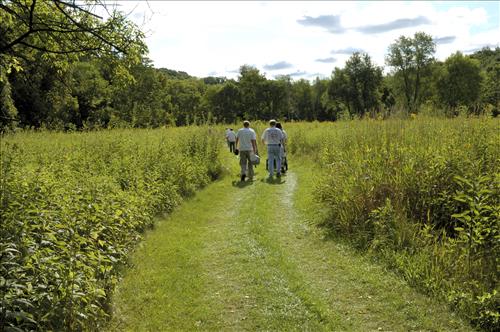 Volunteers repair trail in Cuyahoga Valley National Park