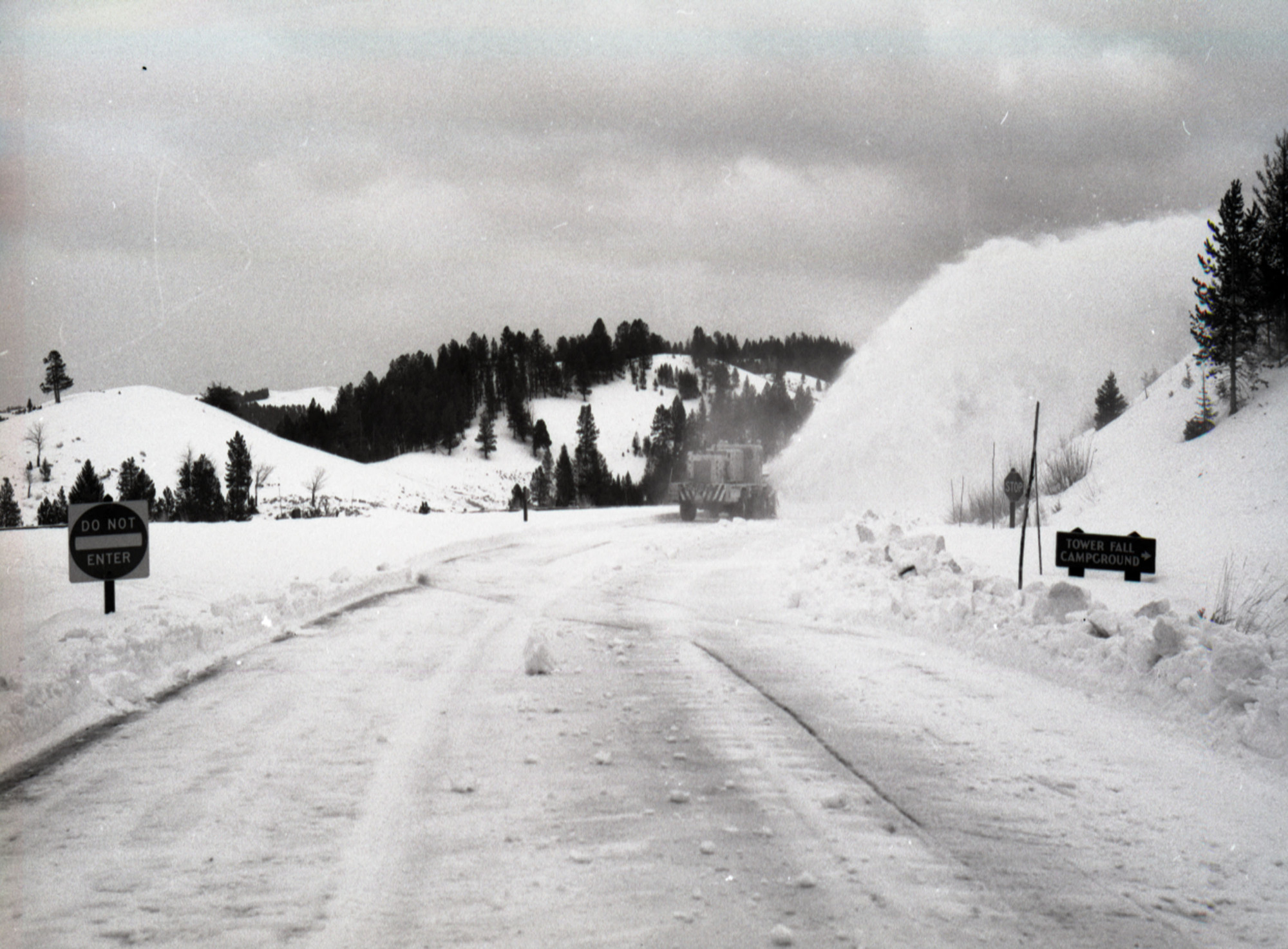 (Scene of Snow Vehicle)