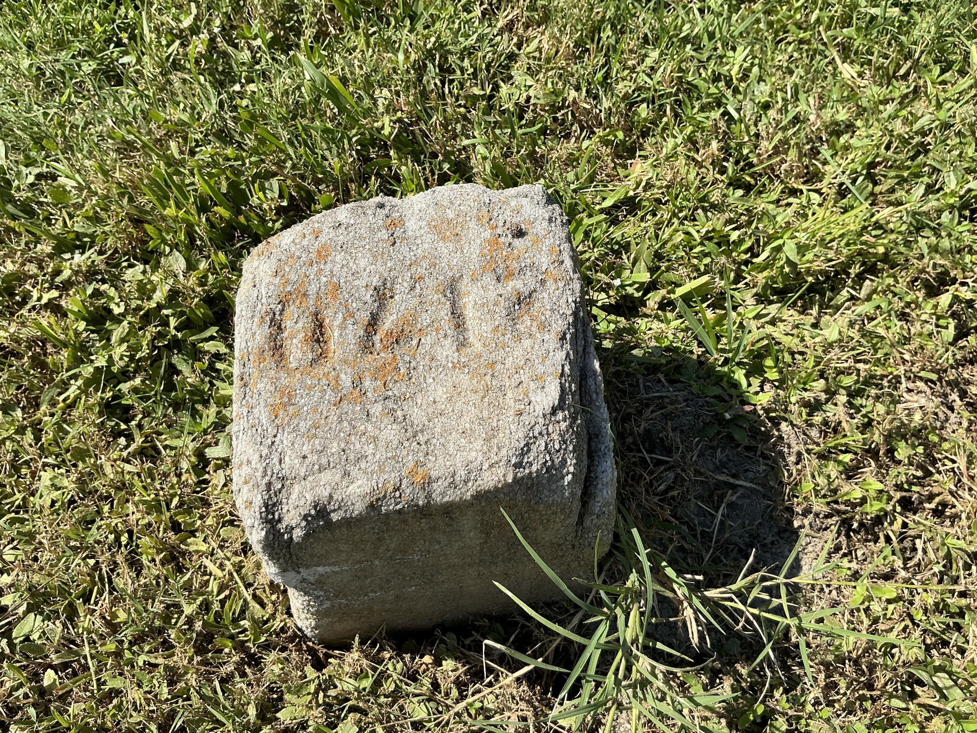 Extra image of flat marble marker