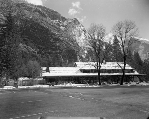 Subject: Degnan's Restaurant. extra negs (duples [?]) + Degnan's Dorm. Kat