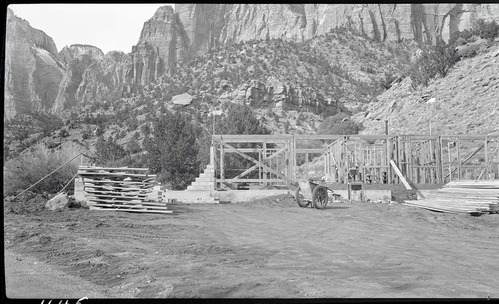 Construction, framing, residence Building 27, Oak Creek.