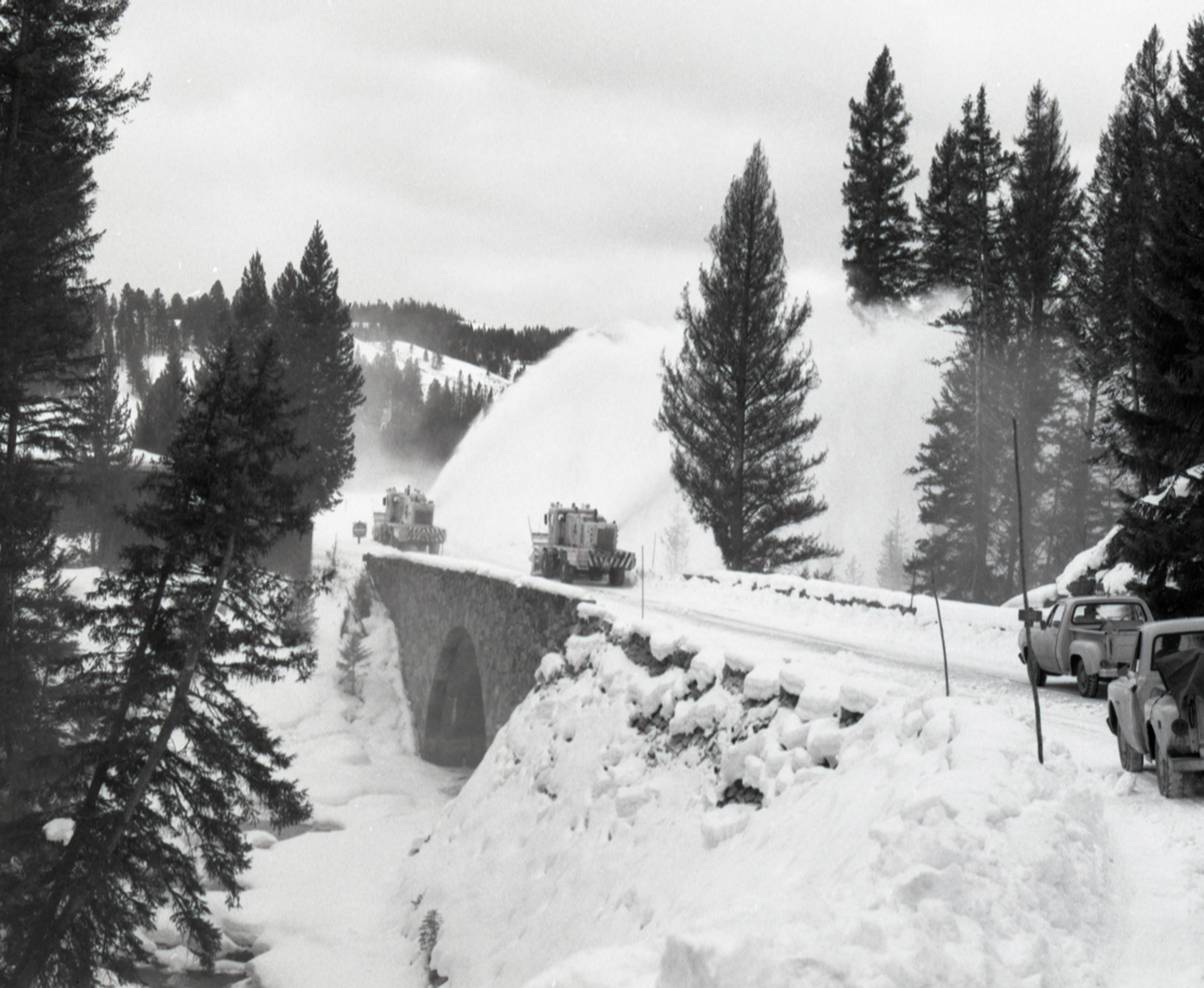 (Scene of Snow Vehicle)