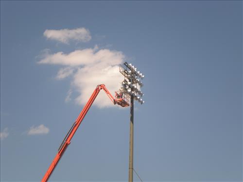 Repainting Fitzgerald tennis stadium light poles and railings - 05-05-10