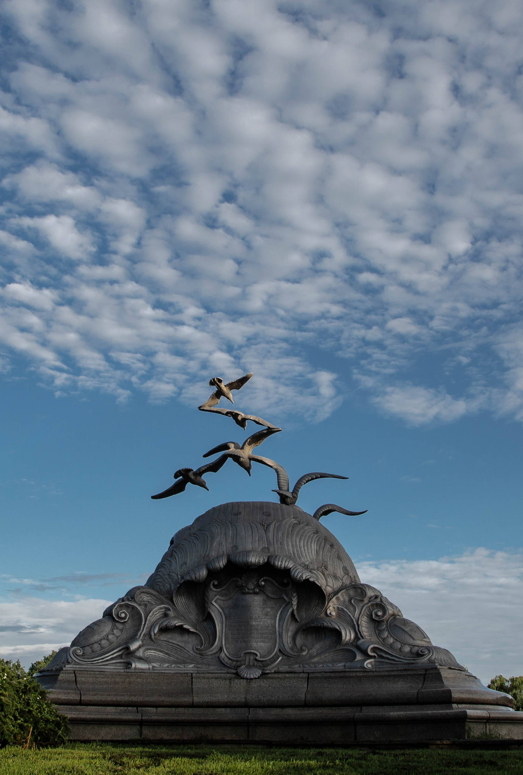 Statue of waves and seagulls 