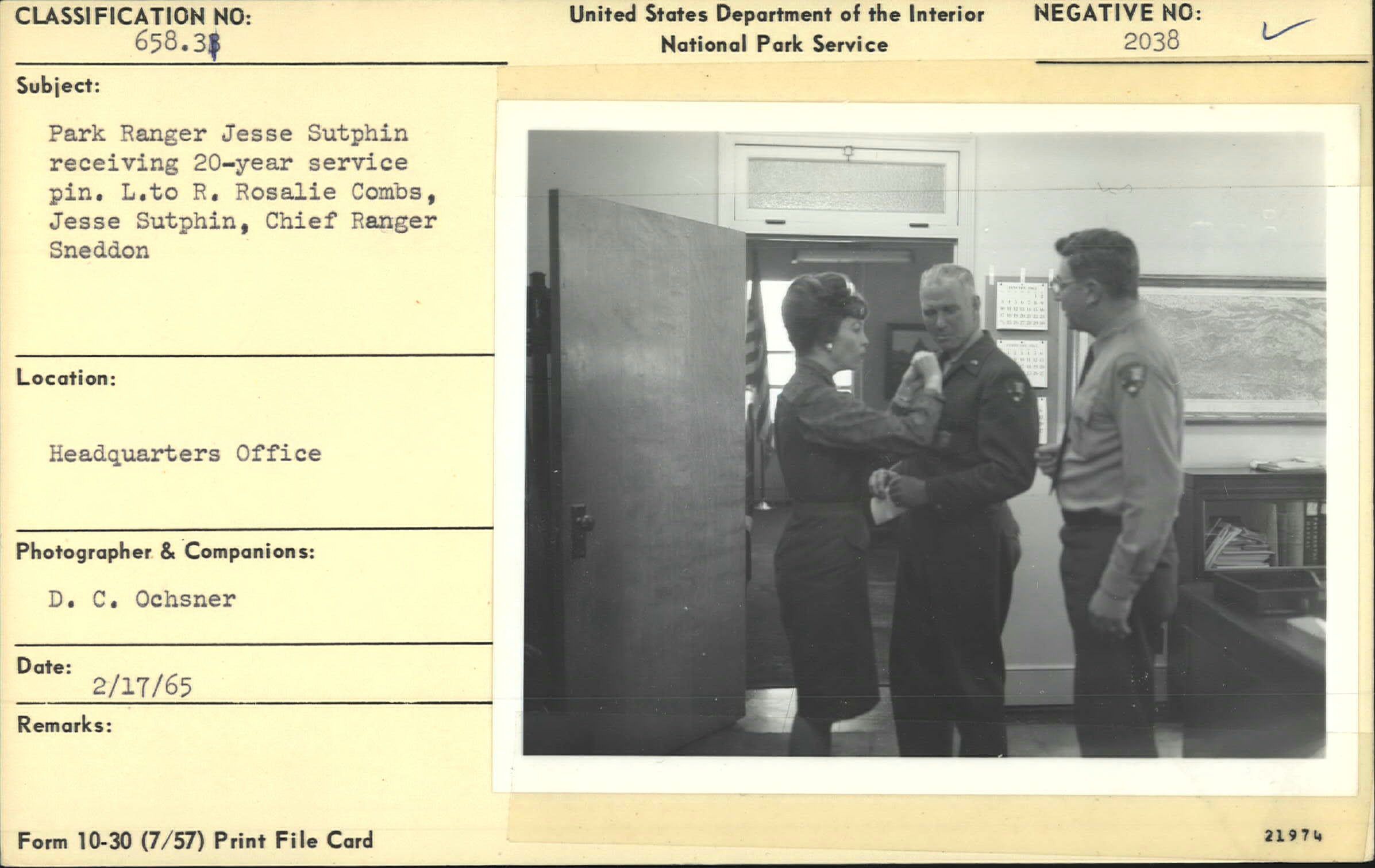 Park Ranger Jesse Sutphin receiving 20-year service pin