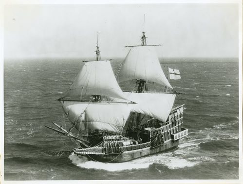 Golden Hinde (built 1973; galleon, replica), full sail, underway