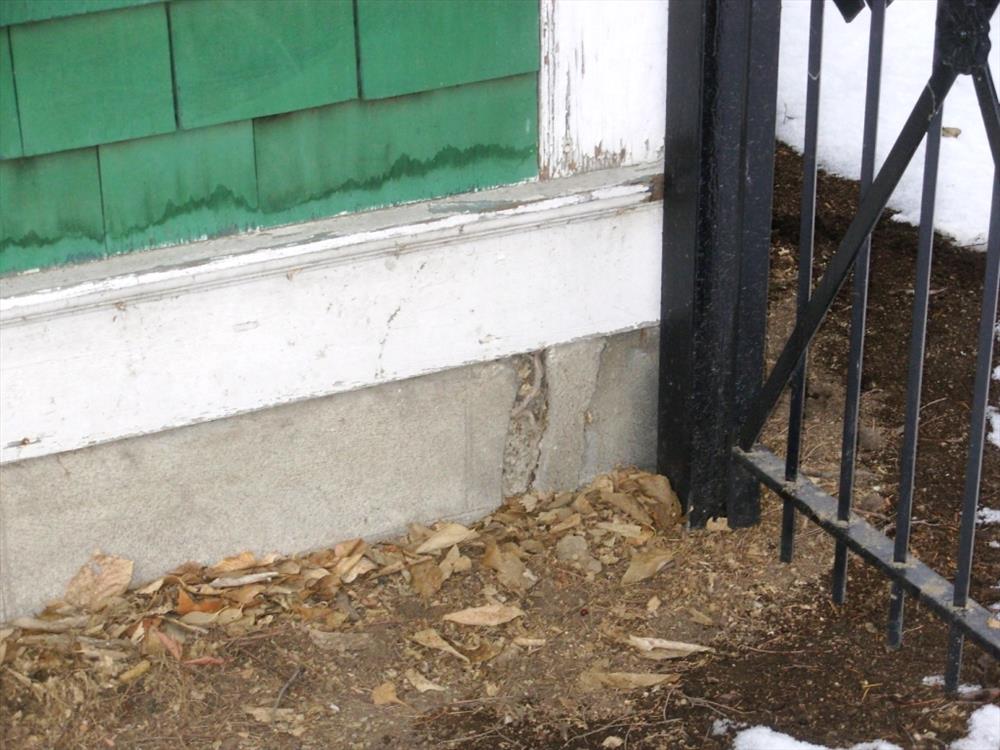 George Wallace House Foundation and Front Porch Cracks Harry S Truman NHS These photos were taken to use as part of a PMIS request for funds to have the foundation and front porch replaced. 