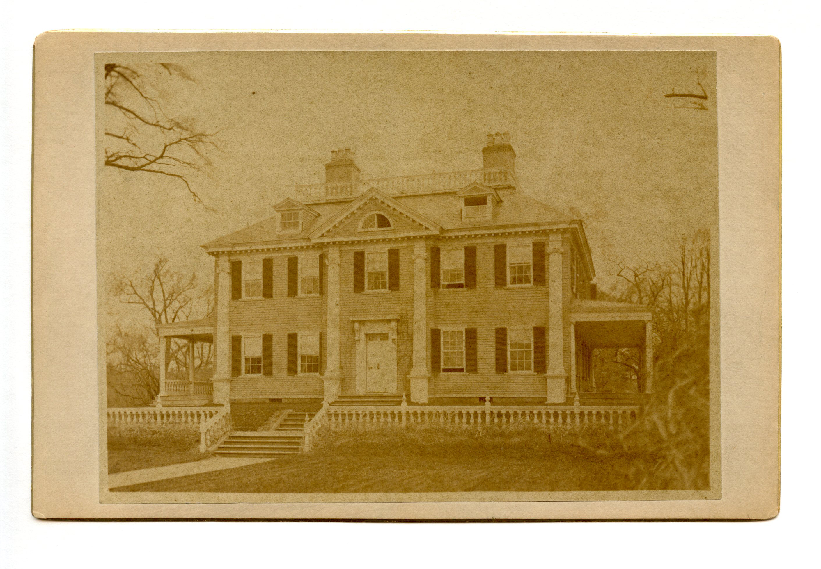 Front facade of Georgian mansion.