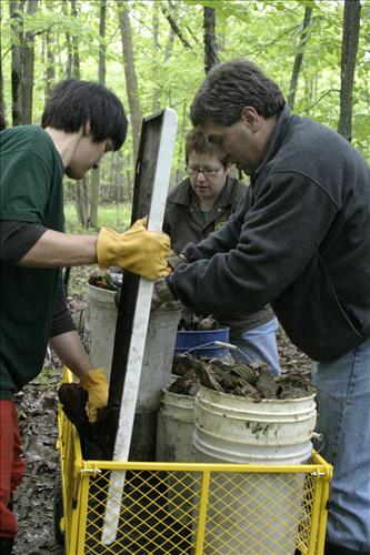 RiverDay trash clean up CVTC volunteers